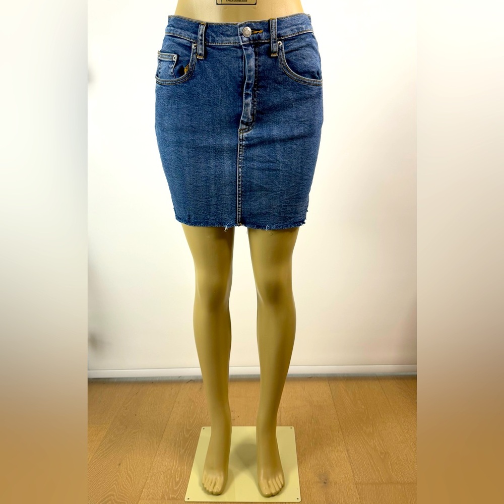 Aritzia Wilfred free brand denim skirt women’s size 6